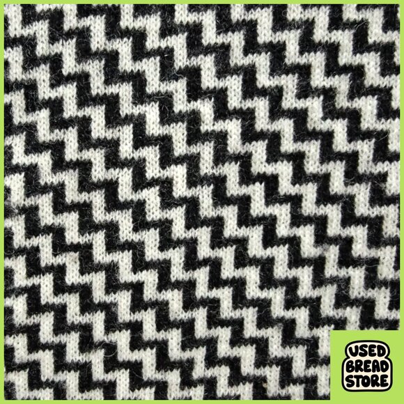 A.IDA Womens M Italian Wool Black & White Chevron Buckle Pocket Sweater - Picture 7 of 7